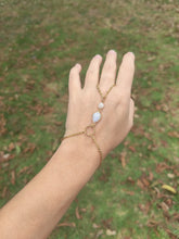 Charger l'image dans la galerie, Bijou de main • Pierre de lune
