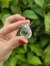 Charger l'image dans la galerie, Pendentif Dragon • Cristal de roche