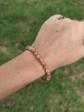 Charger l'image dans la galerie, Bracelet en pierre de soleil