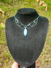 Charger l'image dans la galerie, Yllia • Pierre de lune & labradorite