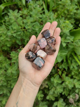 Charger l'image dans la galerie, Rhodonite • Cube