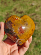 Charger l'image dans la galerie, Cœur en jaspe orbiculaire (B)