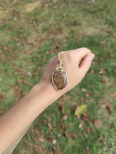 Charger l'image dans la galerie, Pendentif Bronzite • wire wrapping