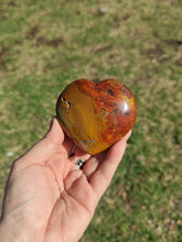 Charger l'image dans la galerie, Cœur en jaspe orbiculaire (A)