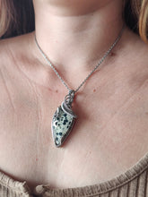 Charger l'image dans la galerie, Pendentif Jaspe Dalmatien • wire wrapping