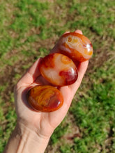 Charger l'image dans la galerie, Cornaline • Galets