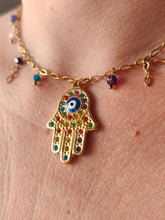 Charger l'image dans la galerie, Murphy & Hamsa • Apatite, sodalite, pierre de soleil, améthyste, hématite et aventurine