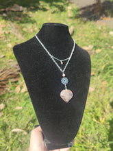 Charger l'image dans la galerie, Cordélia • Quartz hematoide & Pierre de soleil