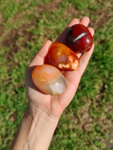 Charger l'image dans la galerie, Cornaline • Galets