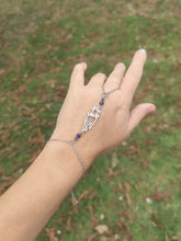Charger l'image dans la galerie, Bijou de main • Améthyste & apatite