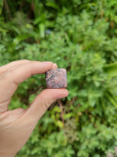 Charger l'image dans la galerie, Rhodonite • Cube