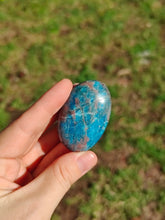 Charger l'image dans la galerie, Apatite bleue • Galets