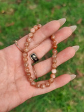 Charger l'image dans la galerie, Bracelet en pierre de soleil