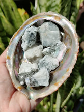 Charger l'image dans la galerie, Labradorite blanche (Rainbow moonstone)