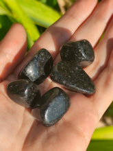 Charger l'image dans la galerie, Nuumite