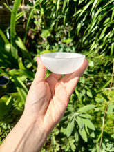 Charger l&#39;image dans la galerie, Bol en selenite
