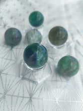 Charger l&#39;image dans la galerie, Sphère en Fluorite
