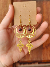 Charger l&#39;image dans la galerie, Boucles &quot;Parvati&quot; • Grenat Almandin
