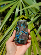 Charger l&#39;image dans la galerie, Labradorite • Forme A
