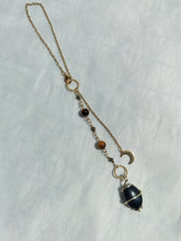 Charger l&#39;image dans la galerie, Suspension • Tourmaline, Pyrite et Œil de tigre
