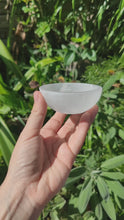 Charger et lire la vidéo dans la visionneuse de la Galerie, Bol en selenite

