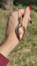 Charger et lire la vidéo dans la visionneuse de la Galerie, Pendentif Labradorite • Wire Wrapping

