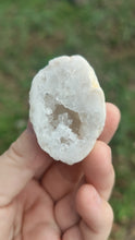 Charger et lire la vidéo dans la visionneuse de la Galerie, Géodes de quartz
