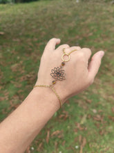 Charger l&#39;image dans la galerie, Bijou de main • Œil de tigre
