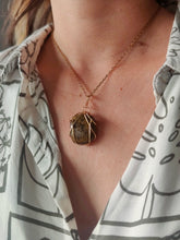 Charger l&#39;image dans la galerie, Pendentif • Bronzite
