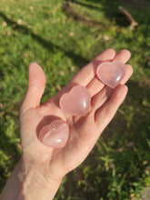 Charger l&#39;image dans la galerie, Cœurs en quartz rose
