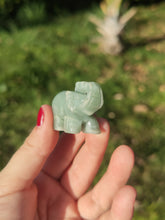 Charger l&#39;image dans la galerie, Elephant • Aventurine verte
