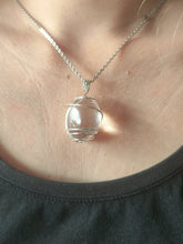 Charger l&#39;image dans la galerie, Pendentif Cristal de roche poli • Argenté
