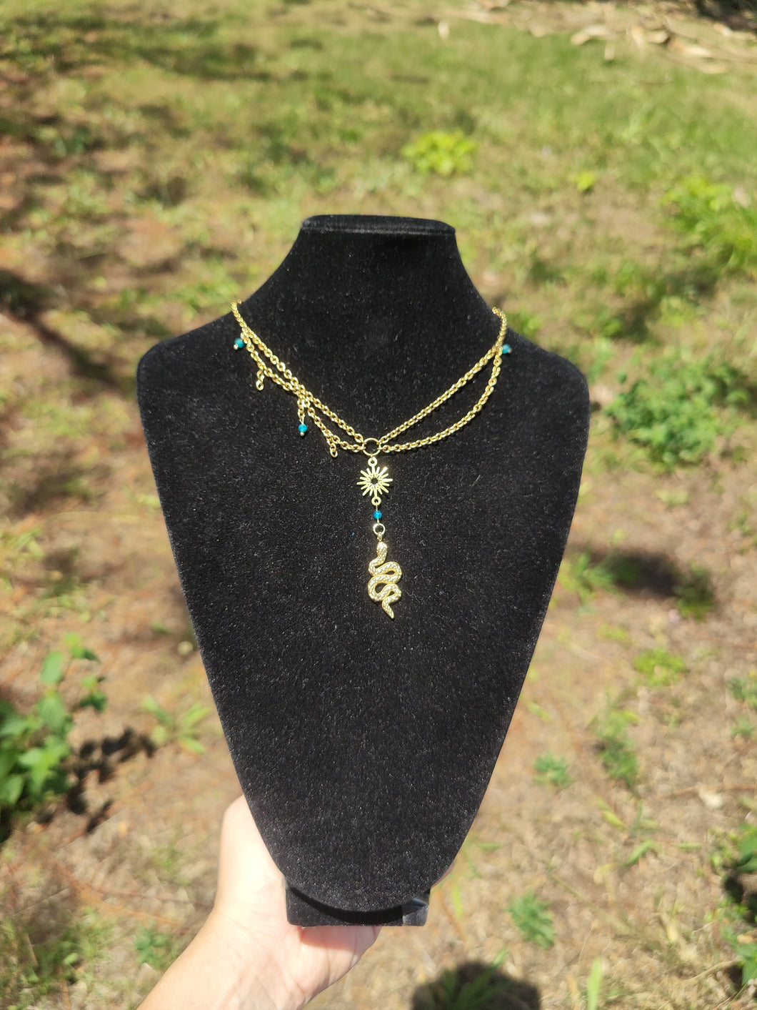 Phaenicia • apatite bleue