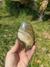 Charger l&#39;image dans la galerie, Jaspe Orbiculaire • Forme polie
