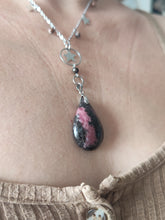Charger l&#39;image dans la galerie, Amadea • Rhodonite
