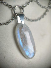 Charger l'image dans la galerie, Yllia • Pierre de lune &amp; labradorite
