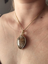 Charger l&#39;image dans la galerie, Pendentif Bronzite • wire wrapping
