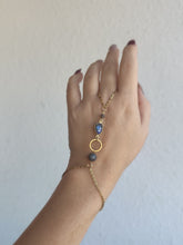 Charger l'image dans la galerie, Bijou de main • Labradorite
