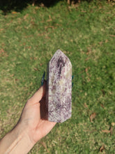 Charger l'image dans la galerie, Lepidolite • obélisque
