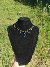 Charger l'image dans la galerie, Murphy • Améthyste, agate arbre, agate mousse, serpentine, apatite bleue &amp; sodalite
