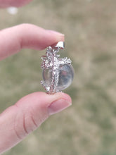 Charger l&#39;image dans la galerie, Pendentif Dragon • Cristal de roche
