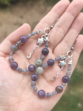 Charger l&#39;image dans la galerie, Boucles &quot;Voie Lactée&quot; • Labradorite, Lépidolite
