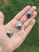 Charger l&#39;image dans la galerie, Pendentif Cœurs • Hématite
