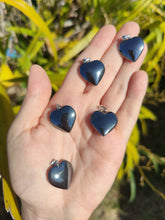 Charger l&#39;image dans la galerie, Pendentif Cœurs • Hématite
