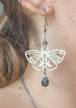 Charger l&#39;image dans la galerie, Boucles &quot;Papillon&quot; • Labradorite
