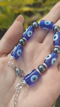 Charger et lire la vidéo dans la visionneuse de la Galerie, Bracelet Protection Mauvais Œil • Hématite, Nazar
